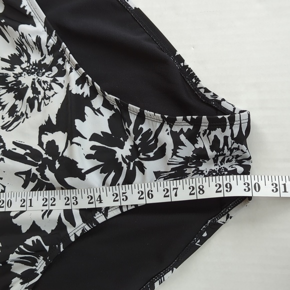 Time and Tru Mesh Floral One Piece Swimsuit XL Black White FLAW 16/18 - Picture 15 of 16